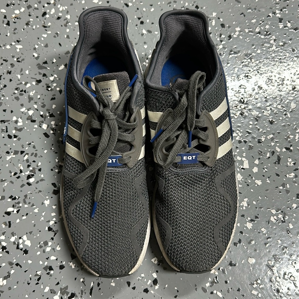 Men’s Adidas sneakers